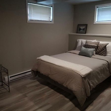 Fully Furnished On Broadway In Moncton Apartamento Exterior foto